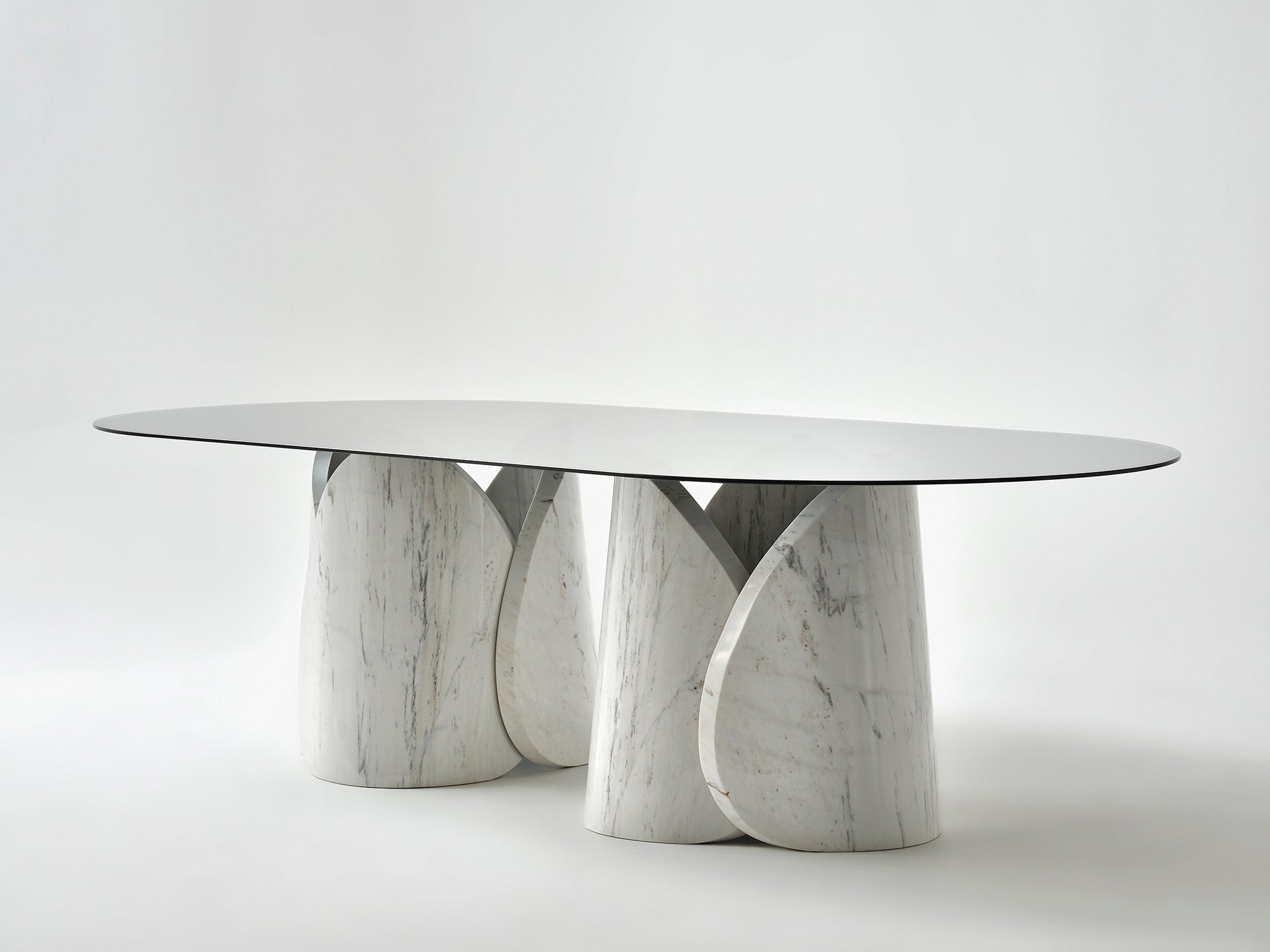 Petalo Elliptical Table