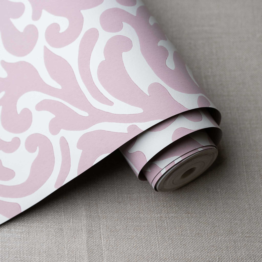Filigree Wallpaper in Rose Pink