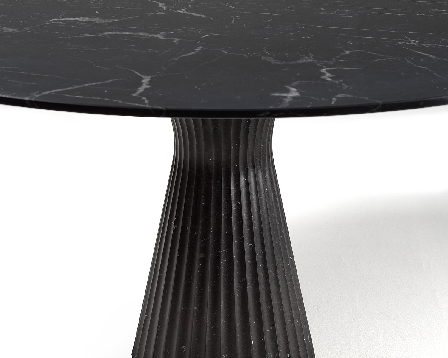 Odette Round Table - Nero Marquina